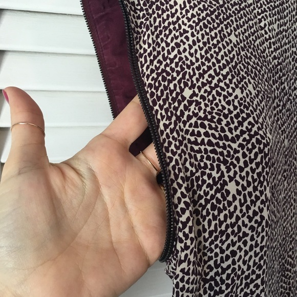 Silk sheath dress with structure in shoulders - Picture 3 of 5